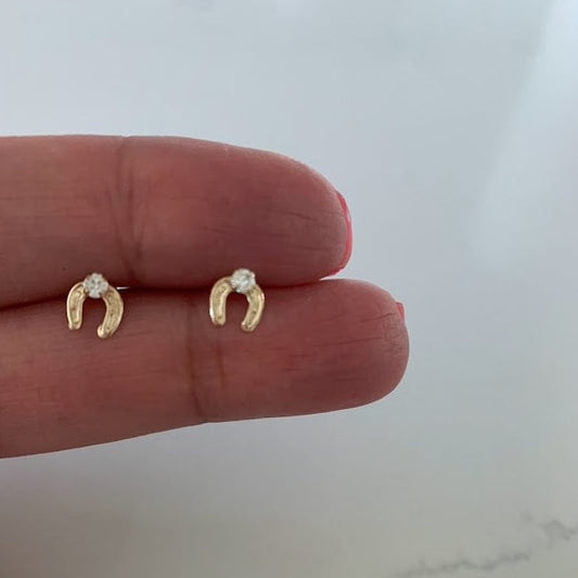 Tiny Horse Shoe Stud Earrings in 14K Gold | Horse Shoe Minimalist Earrings |Tiny Screw Stud Earrings |  Horseshoe Good Luck Charms Earrings | Dainty Earrings | Women Earrings | Kid Earrings