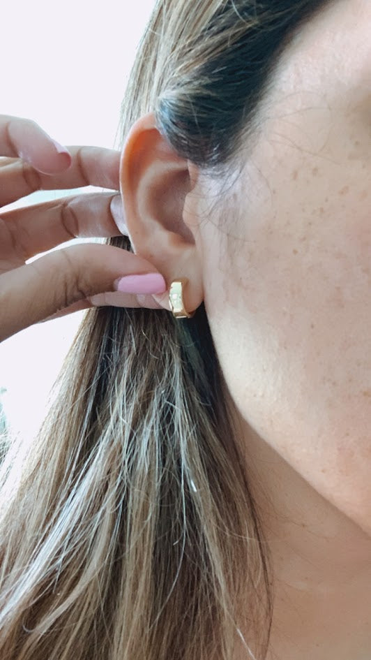 Bold Thick Hoop Huggie Earrings, 14K Gold Huggie, Statement Everyday Hoop Earrings,Boyfriend Huggies, Gift for Her, Genuine 14K Gold Jewelry