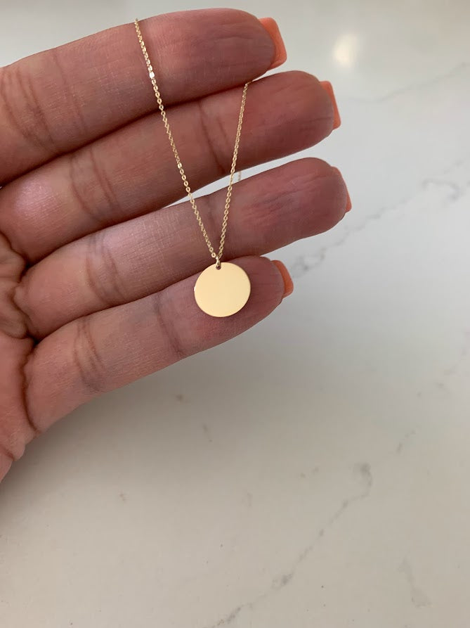 14K Gold Dainty Disc Pendant Necklace - Engravable