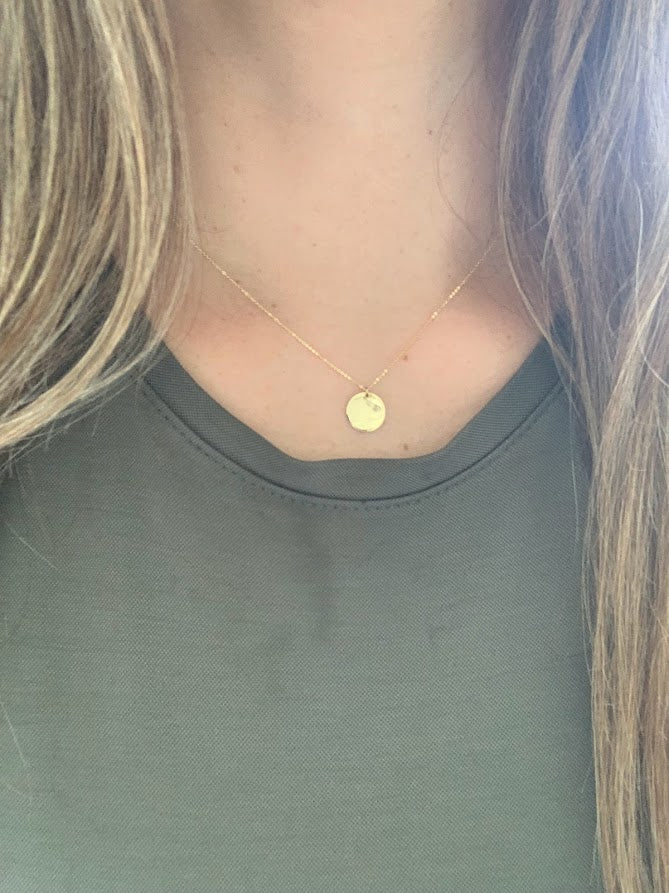 14K Gold Dainty Disc Pendant Necklace - Engravable