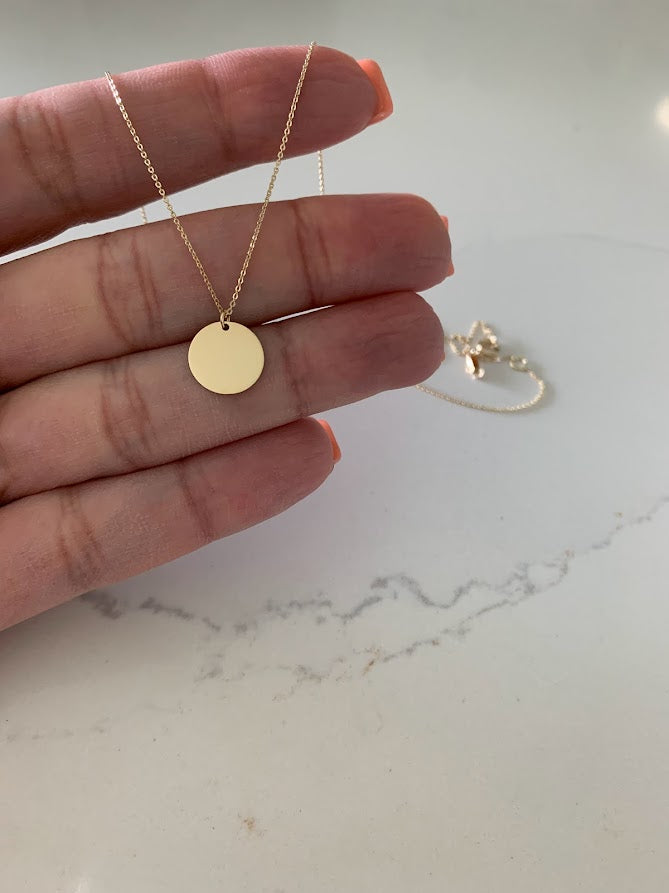 14K Gold Dainty Disc Pendant Necklace - Engravable