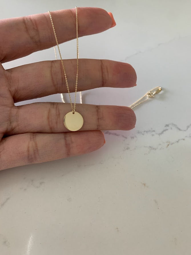14K Gold Dainty Disc Pendant Necklace - Engravable
