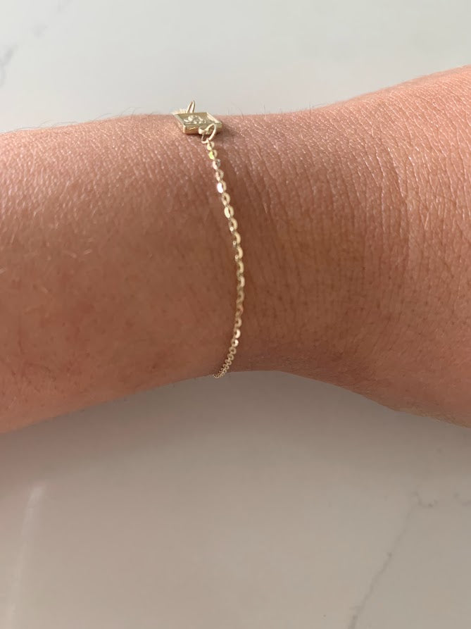 14K Solid Gold Scapular Pendant Bracelet | Yellow Gold Scapular Bracelet | 14K Solid Gold Mount of Carmel Virgin and Sacred Heart of Jesus
