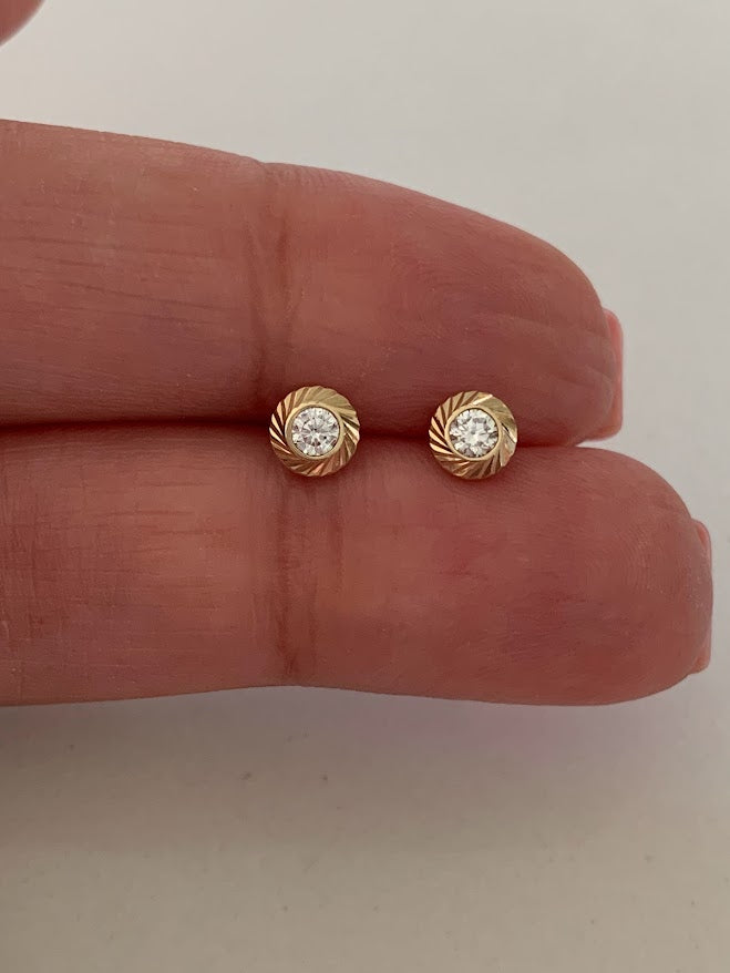 5MM 14K Gold DC Bezel Stud Earrings | Diamond Cut Bezel Set Earrings Studs | Screw Back Studs | Circle Studs | Bezel Studs