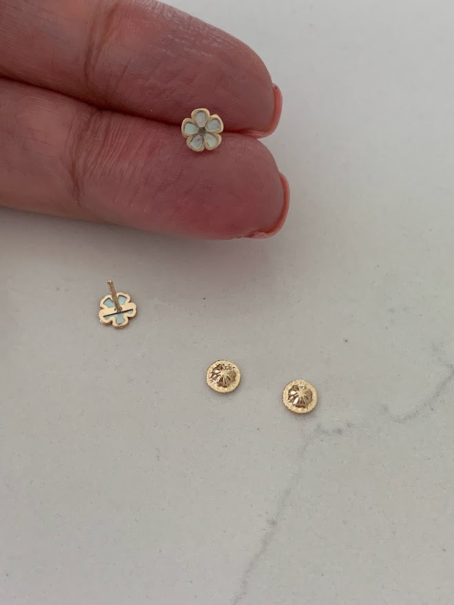 14K Yellow Gold Mother of Pearl Flower Stud Earrings,Flower Earrings, Mother of Pearl Studs, Studs, 6MM Shiny Flower Studs