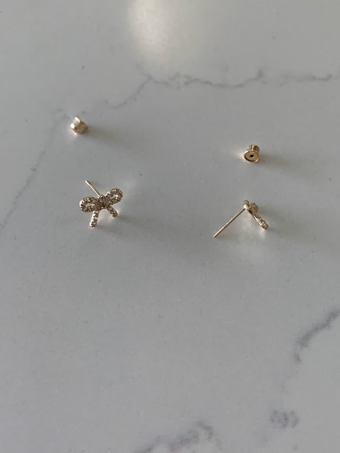 14K Solid Gold Lasso Bow Earrings, Screw backs, Solid Gold, Gold Bow Earrings, Dainty Ribbon Bow Stud Earrings
