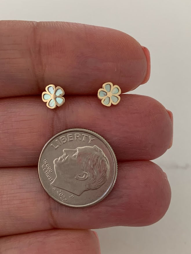 14K Yellow Gold Mother of Pearl Flower Stud Earrings,Flower Earrings, Mother of Pearl Studs, Studs, 6MM Shiny Flower Studs