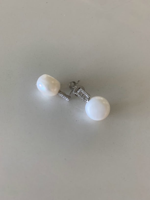 Round Large Pearls on Rectangular Baguette CZ Earrings| Baguette Earrings | Gold & Silver Bridal Earrings | Bridesmaid Wedding Gifts for Her
