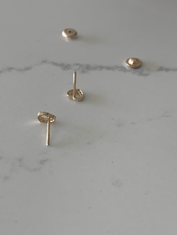 Heart Stud Earrings in 14K Gold