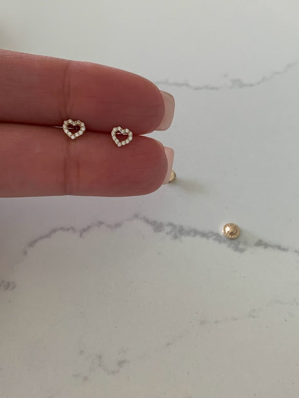 Heart Stud Earrings in 14K Gold