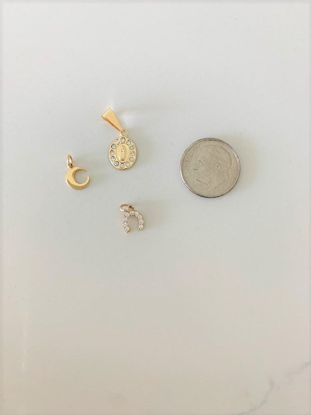 14K Solid Gold Our Lady of Guadalupe Pendant, Horseshoe Dainty Pendant, Dainty Moon Pendant