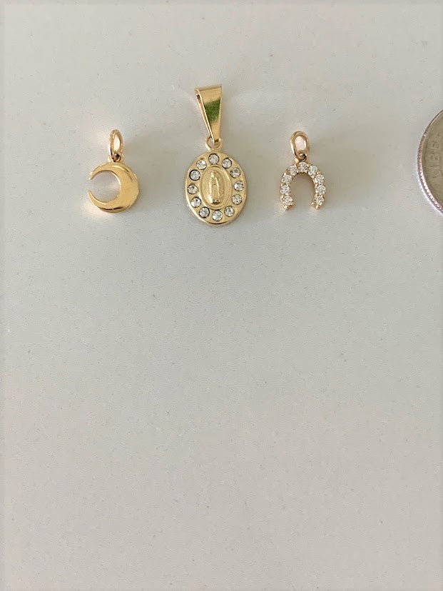14K Solid Gold Our Lady of Guadalupe Pendant, Horseshoe Dainty Pendant, Dainty Moon Pendant