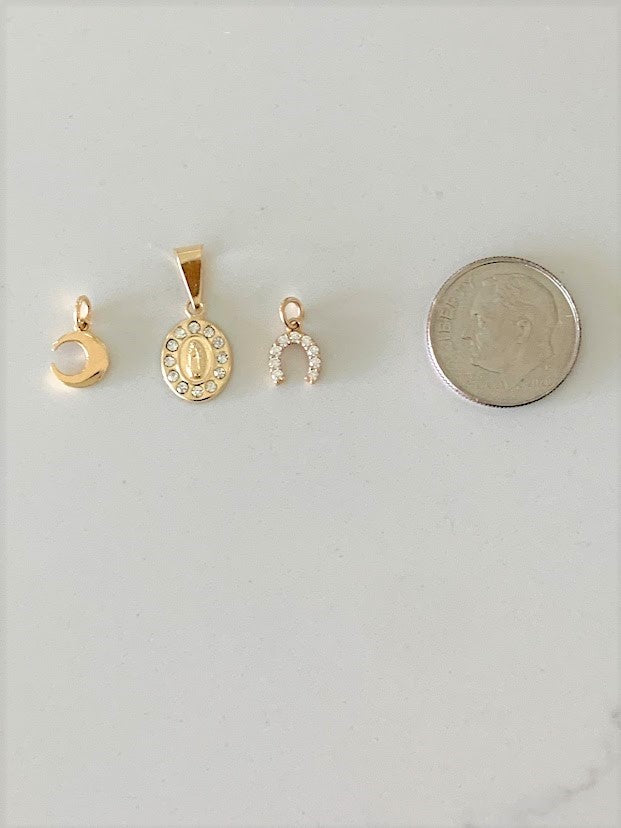 14K Solid Gold Our Lady of Guadalupe Pendant, Horseshoe Dainty Pendant, Dainty Moon Pendant
