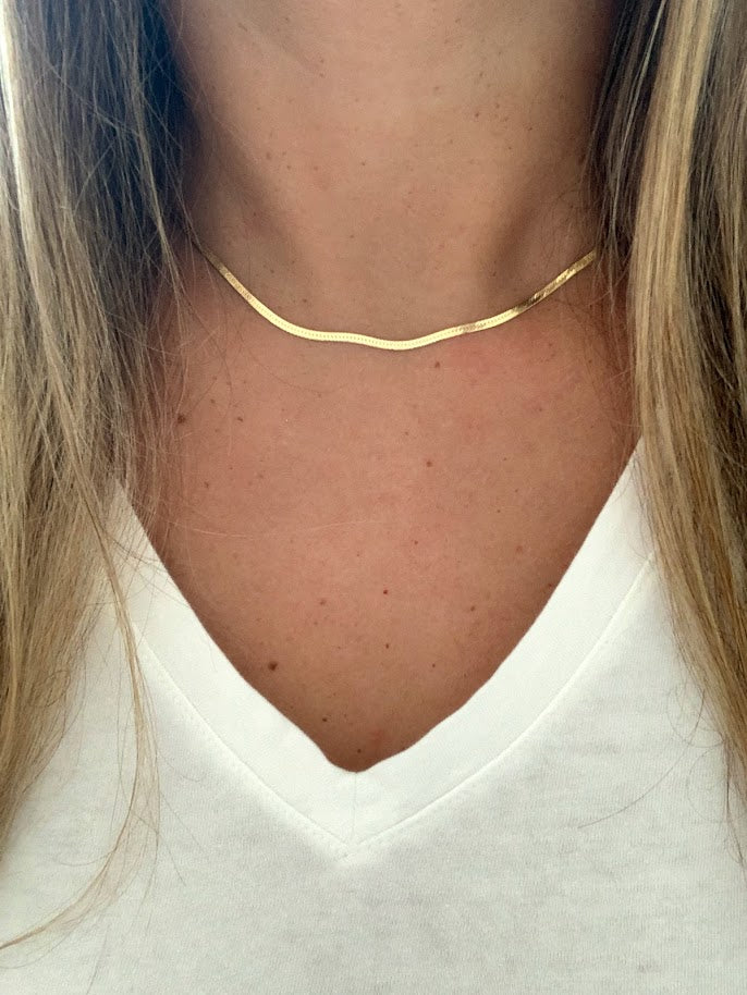 Thin Gold and Glossy Herringbone Necklace in Gold Vermeil
