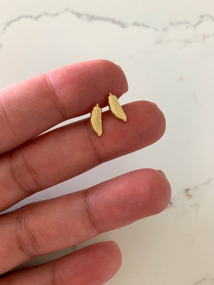 14K Gold Leaf Earrings, Dainty Leaf Earrings, Leaf Earrings, Leaf Stud Earrings, Women Earrings, Solid Gold Leaf Studs, Yellow Gold Earrings