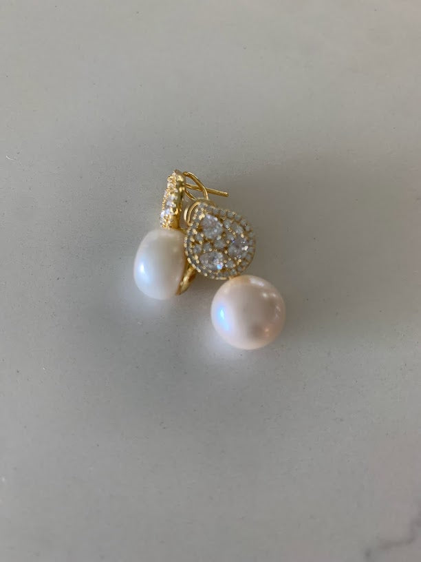 Round Large Pearls on Oval Baguette and CZ | Baguette Earrings | Gold & Silver Bridal Earrings | Bridesmaid Wedding Gifts for Her