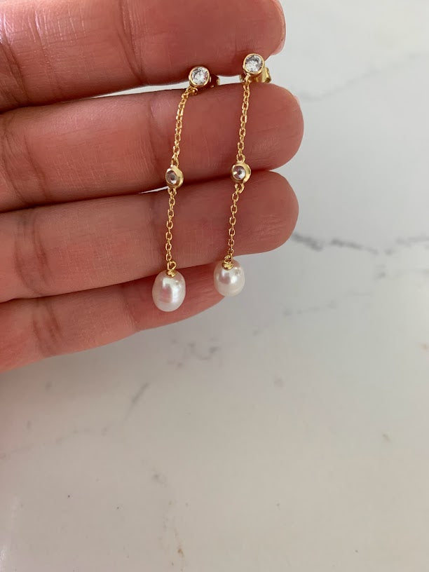 Long Pearl Bridal Earrings, Bridesmaid Gift, Pear Shaped Dangle Cream Pearl Earrings, Bridesmaids Earrings, Long Pearl Drop Earrings