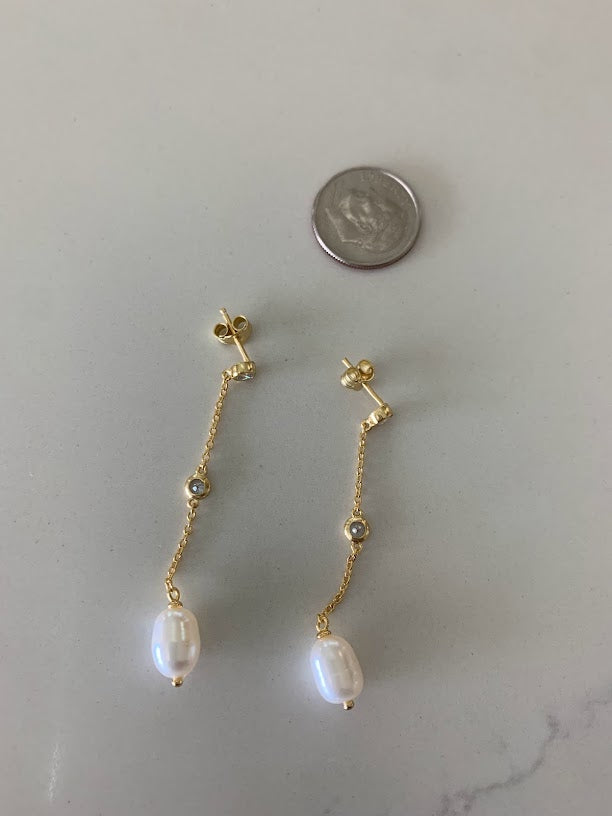 Long Pearl Bridal Earrings, Bridesmaid Gift, Pear Shaped Dangle Cream Pearl Earrings, Bridesmaids Earrings, Long Pearl Drop Earrings