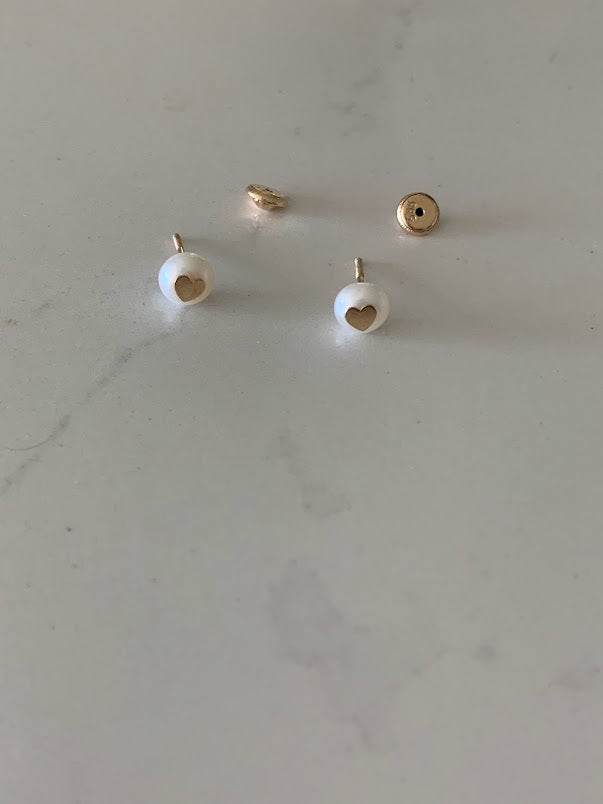 14K Gold 6MM Fresh Pearl with 3MM Heart Stud Earrings | 6MM Pearl Earrings | 14k Gold Earrings | High Polish Heart