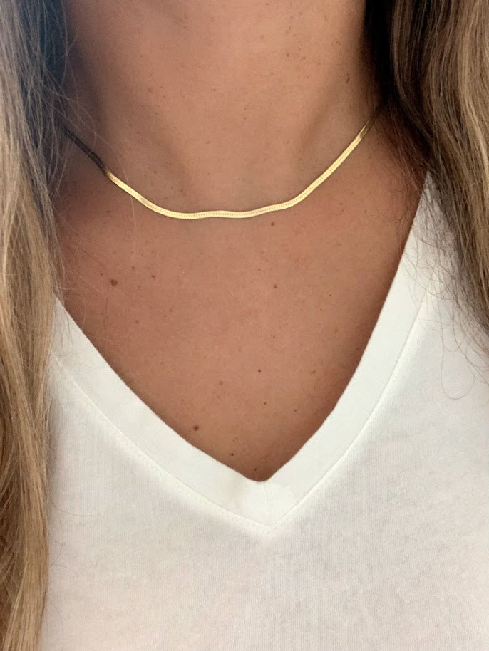 Thin Gold and Glossy Herringbone Necklace in Gold Vermeil