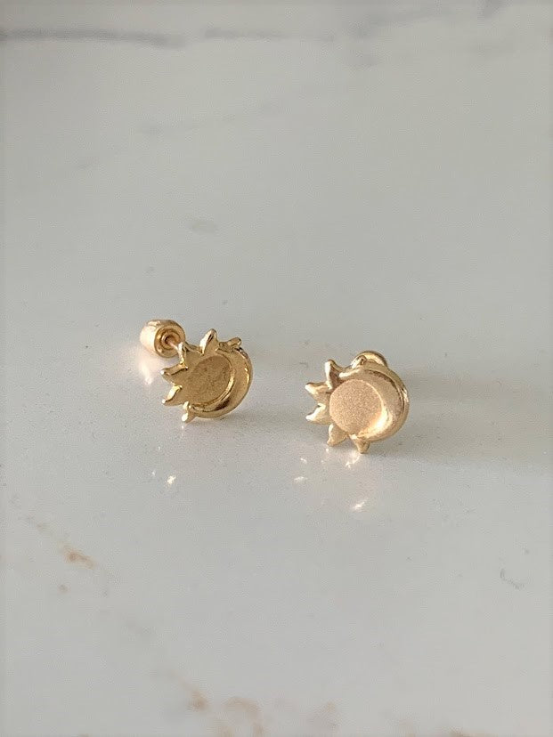 14K Gold Tiny Eclipse Stud Earrings, Sun & Moon Earrings, Sun Star Gold Studs, Celestial Earrings, 14K Gold Earrings, Dainty Eclipse Studs