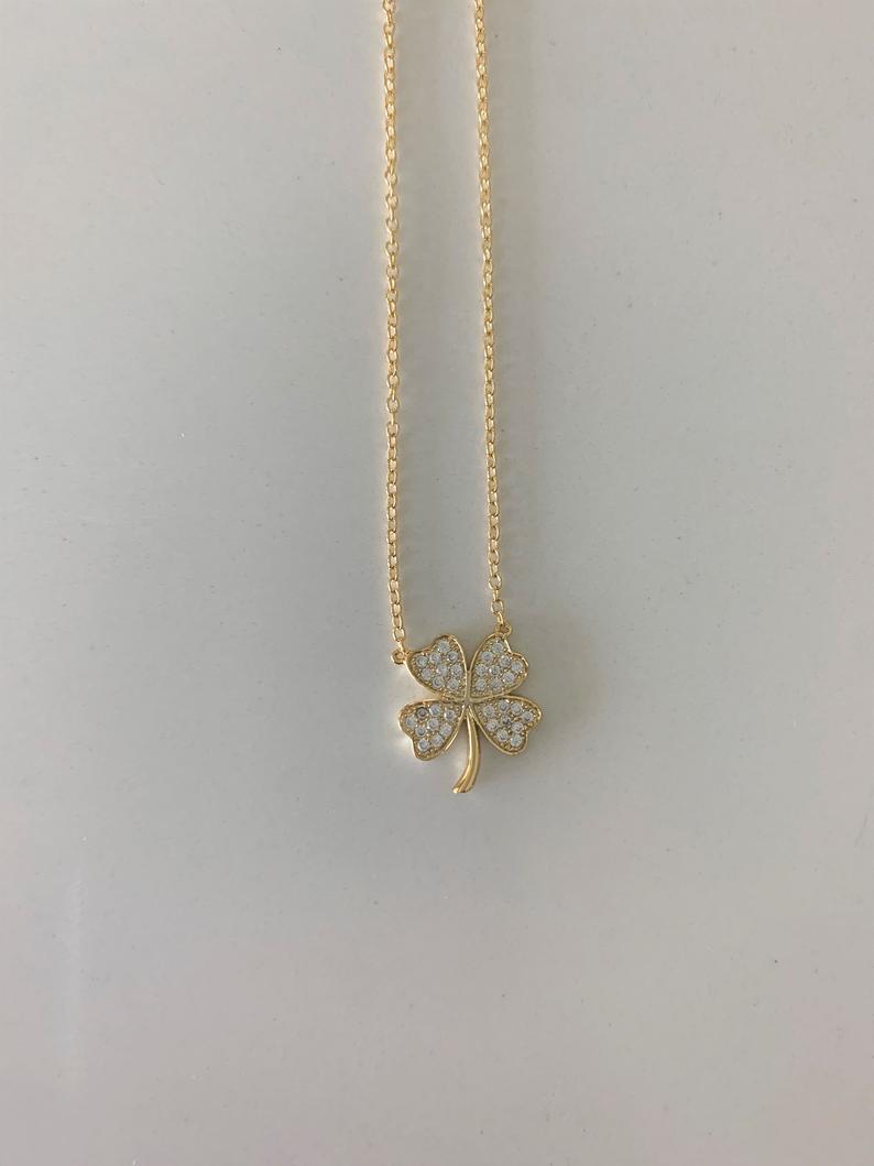 18K Gold Pendant with Medium Four-leaf Clover