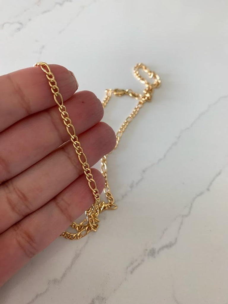 Curved Sequin Figaro Chain in Gold-Filled