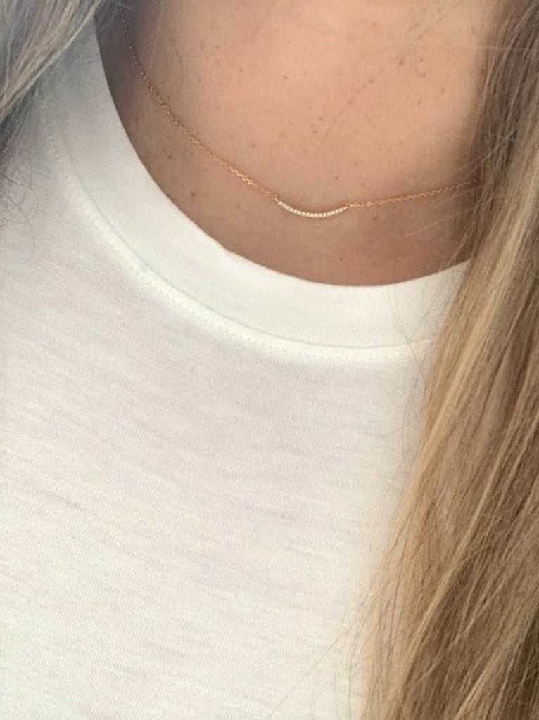 Curved Bar Choker Necklace