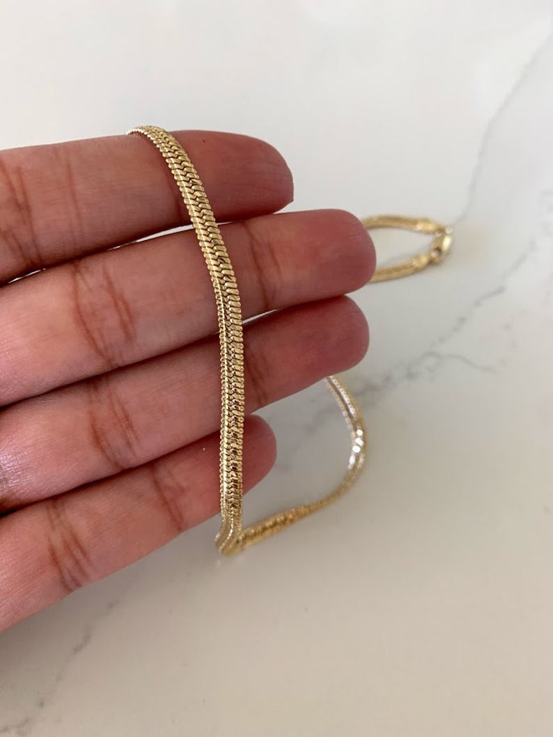 Corrugated Omega Necklace in Gold-Filled